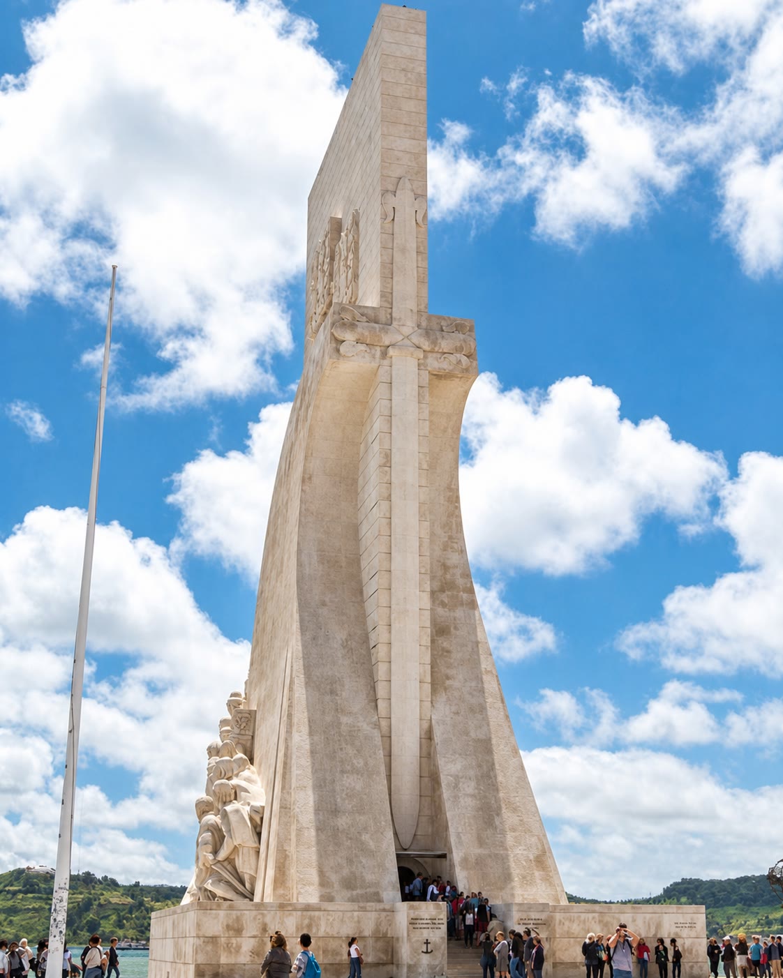 A monumental travel photograph from the CTINRAW archive